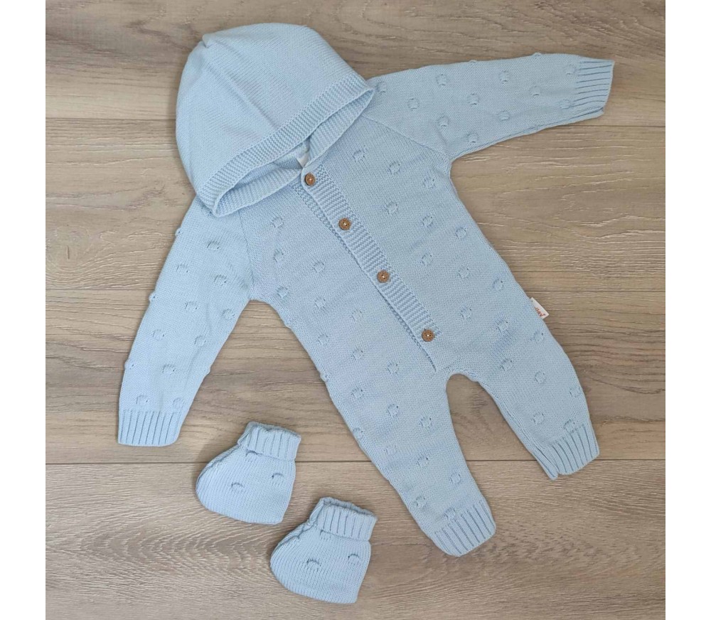 Купить оптом В'язаний комбінезон на гудзиках з пінєтками (блакитний) Купить оптом В'язаний комбінезон на гудзиках з пінєтками (блакитний)