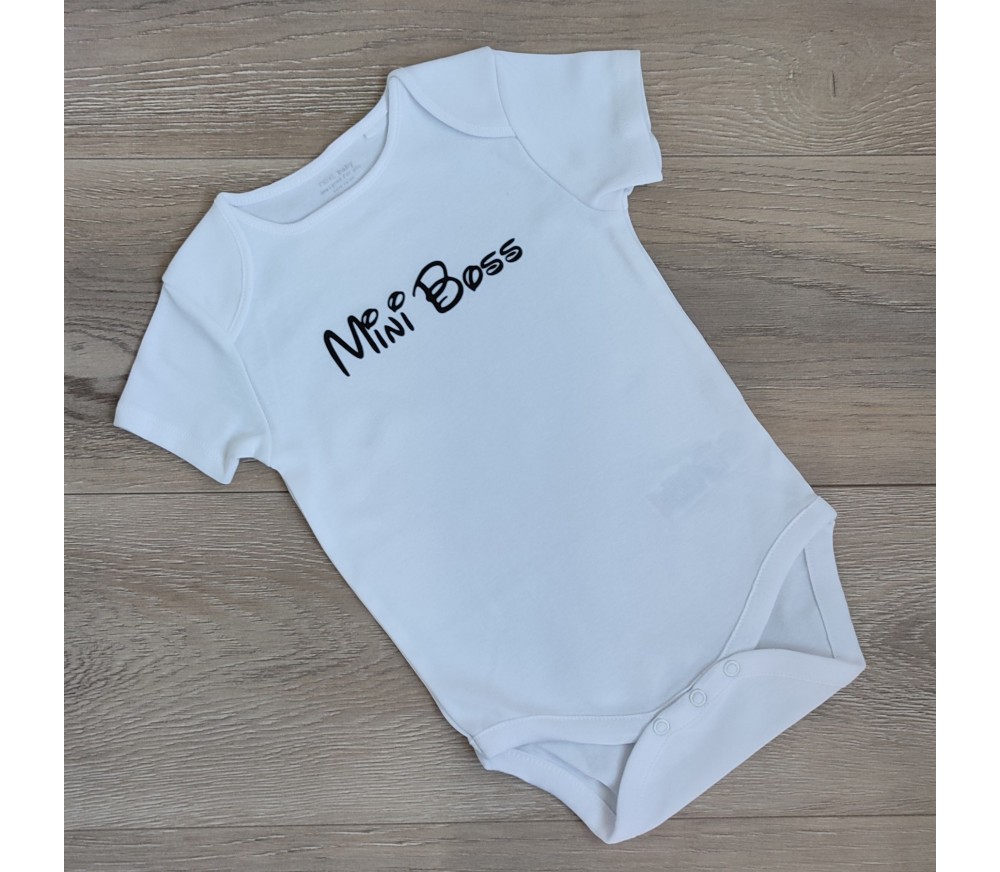 Купить оптом белый бодик "mini boss" 100% хлопок Купить оптом белый бодик "mini boss" 100% хлопок